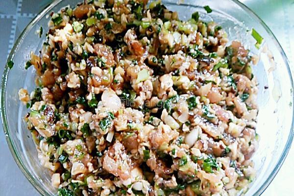 香菇青菜大肉饺子的做法图解11