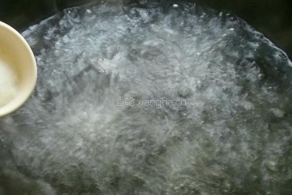 意大利面（鳀鱼蕃茄干蝴蝶面）的做法图解3