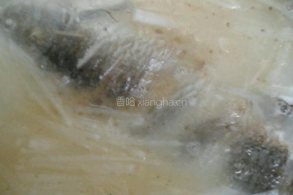 鲫鱼萝卜汤的做法图解10
