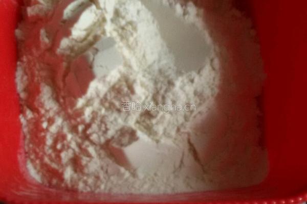 低筋面粉的配制的做法图解1