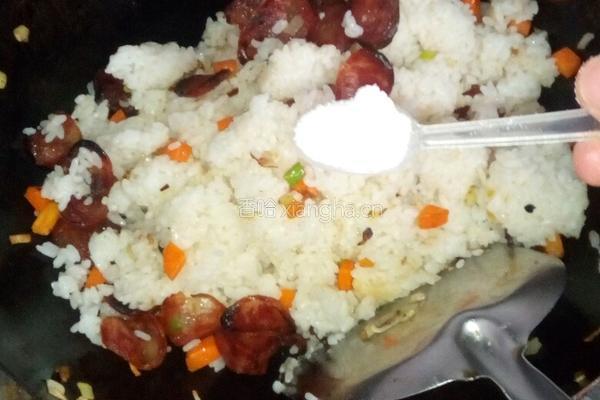 腊肠炒饭的做法图解6
