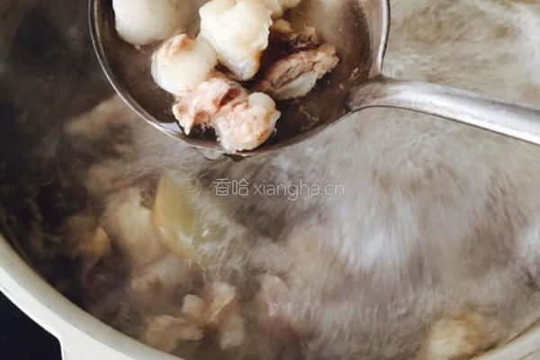 牛肉萝卜汤的做法图解1