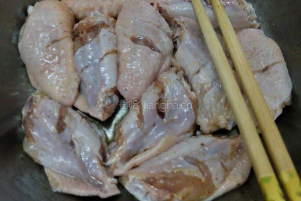 咖喱鸡翅的做法图解1