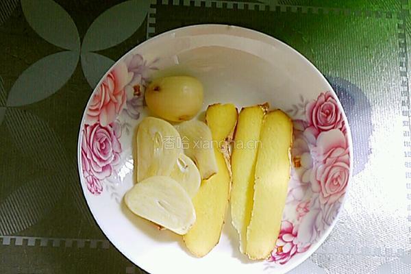 鲫鱼豆腐汤的做法图解2