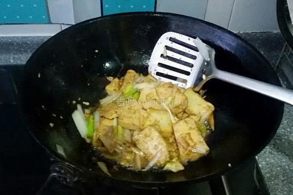 大葱烧豆腐的做法图解4