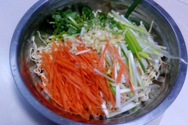 凉拌干豆腐丝的做法图解3