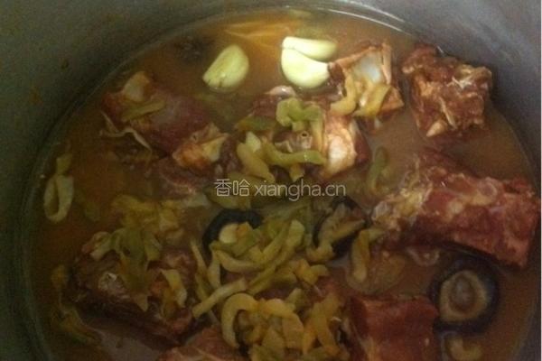榨菜炖排骨的做法图解3