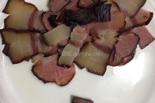 腊肉炒有机花菜的做法图解2