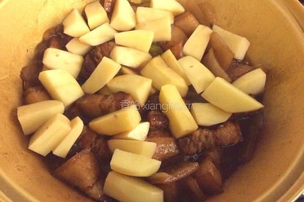 土豆红烧肉的做法图解9