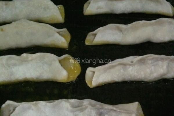 芹菜肉锅贴的做法图解8