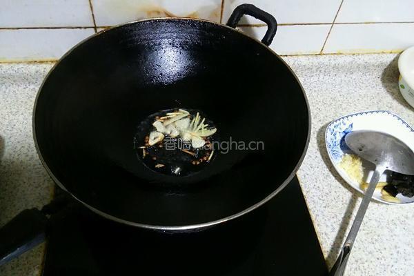 火腿肠芹菜碎的做法图解3