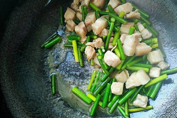 蒜薹炒肉的做法图解12