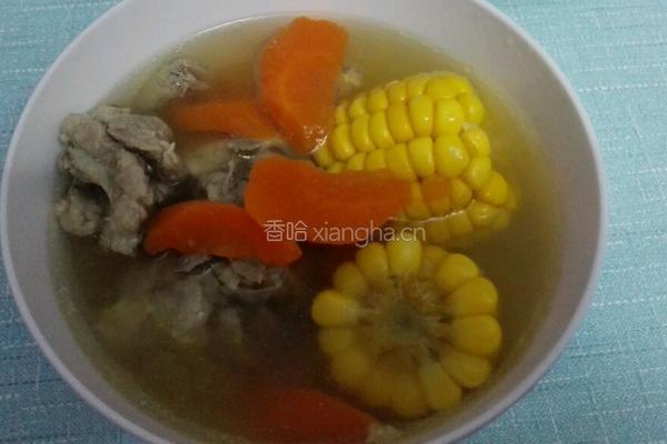 胡萝卜玉米排骨汤的做法图解6