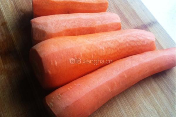 胡萝卜肉水饺的做法图解1