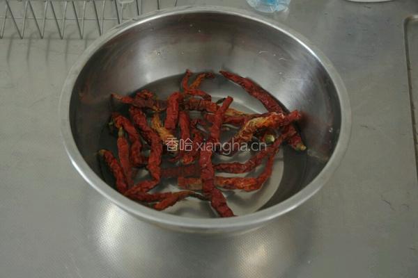 干辣椒炒肉丝的做法图解1