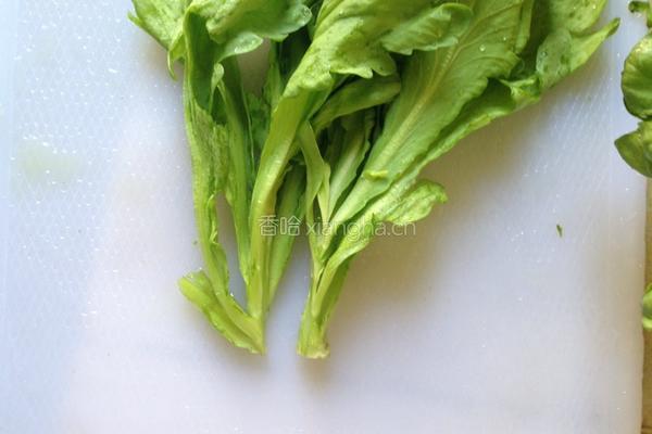 蒜蓉枸杞茼蒿汤的做法图解2