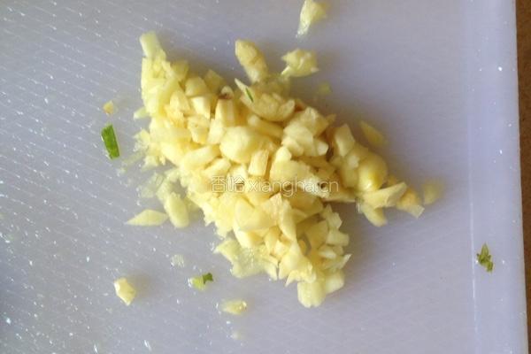 蒜蓉枸杞茼蒿汤的做法图解4