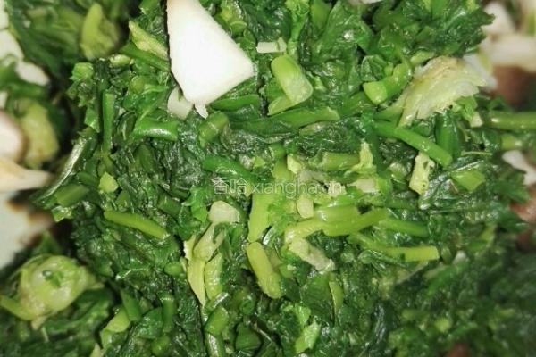 香菇荠菜猪肉饺的做法图解1