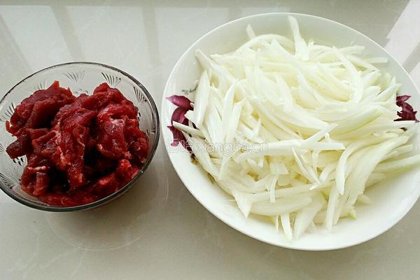 洋葱炒牛肉的做法图解1