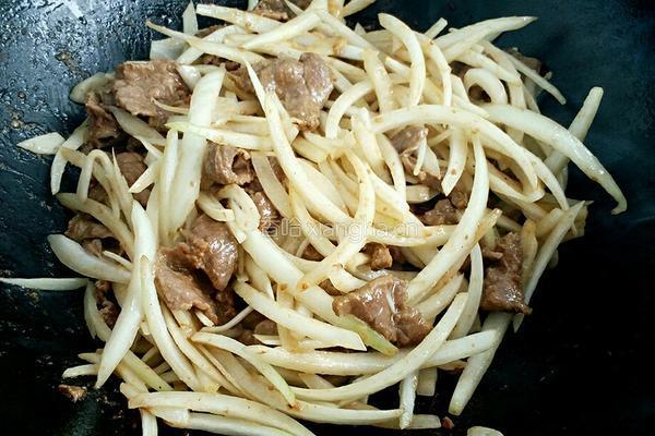 洋葱炒牛肉的做法图解4