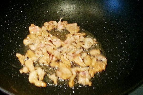 肉片双椒烧口蘑的做法图解2