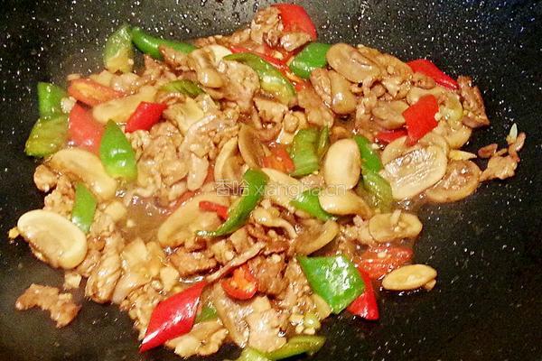 肉片双椒烧口蘑的做法图解6