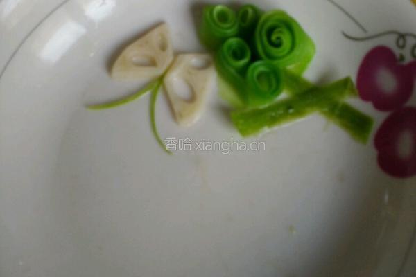 滑溜肉片炒藕的做法图解2