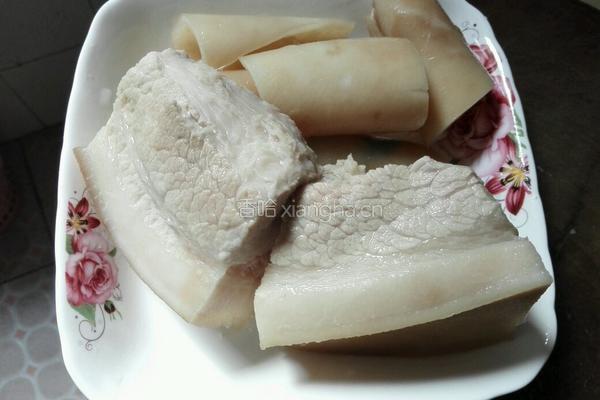 梅菜扣肉+猪皮的做法图解4