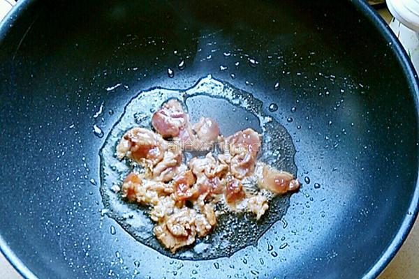 腐竹木耳炒肉片的做法图解5