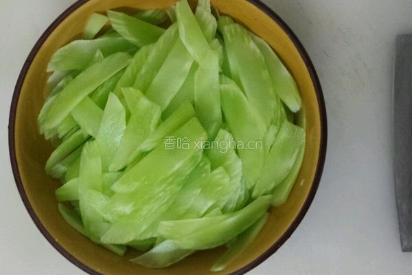 莴笋炒肉的做法图解3