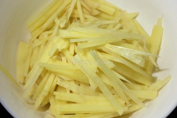酸甜马铃薯的做法图解1