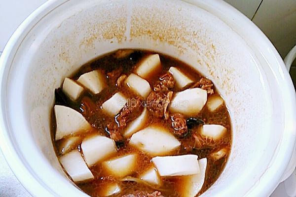 萝卜炖牛腩的做法图解13
