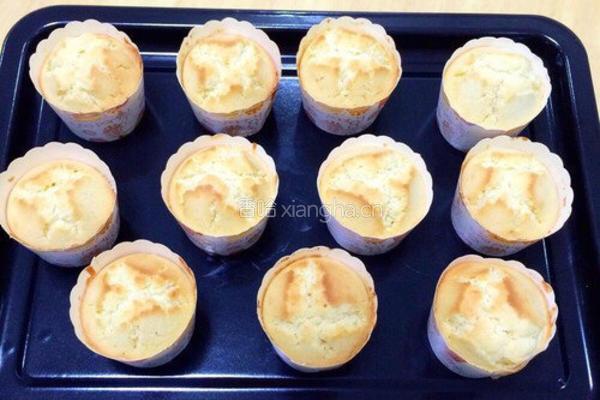 原味纸杯蛋糕的做法图解11
