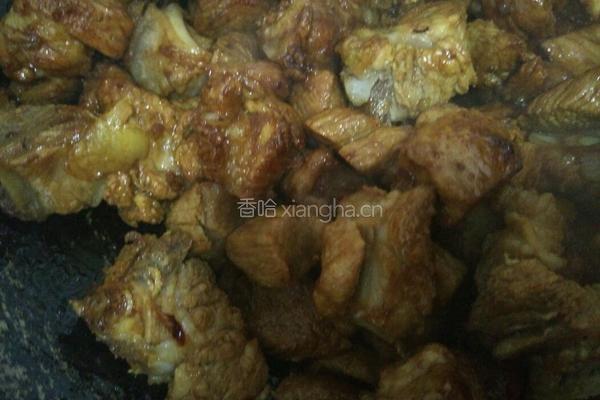 胡萝卜毛豆烧排骨的做法图解6