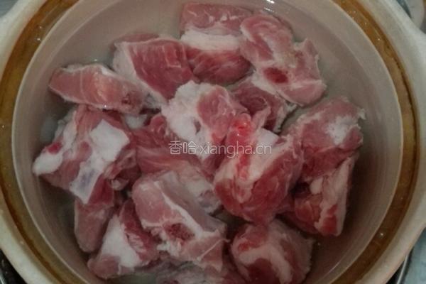 拔丝糖排的做法图解1