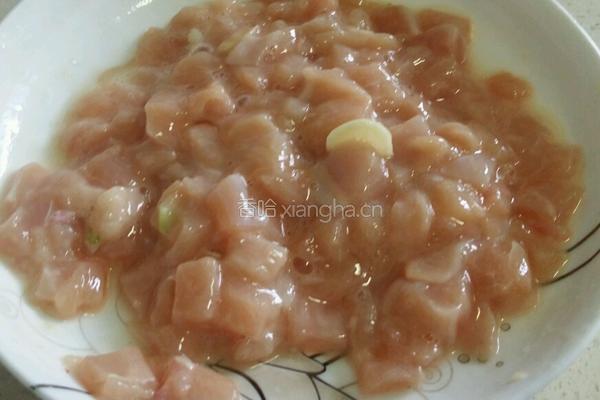 彩椒炒鸡丁的做法图解3