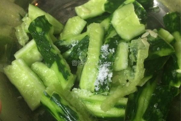 凉拌黄瓜腐竹的做法图解4