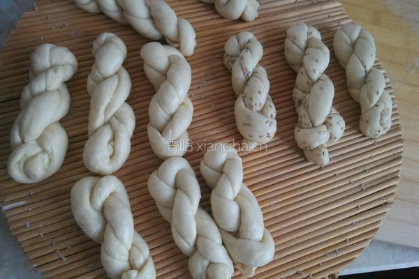 家常麻花的做法图解2