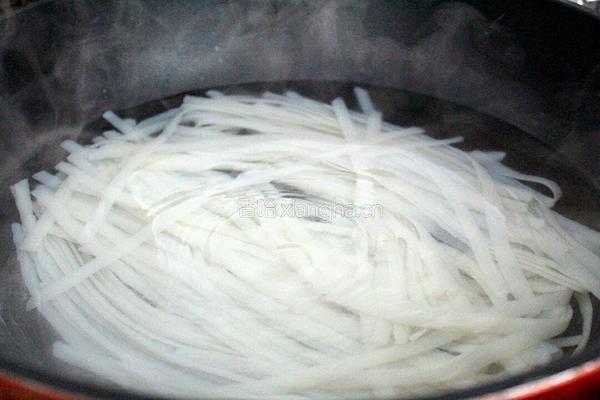 炒河粉的做法图解4