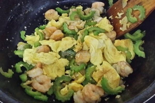 苦瓜虾仁鸡蛋的做法图解3