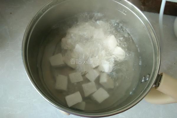 宝宝食品 黄辣丁豆腐汤的做法图解4