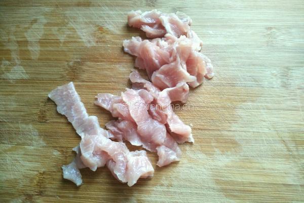 平菇肉片汤的做法图解3