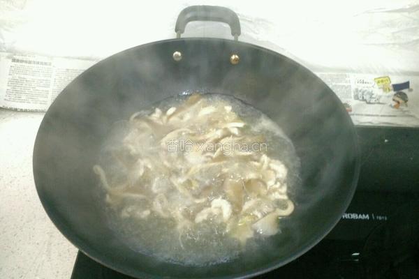 平菇肉片汤的做法图解9