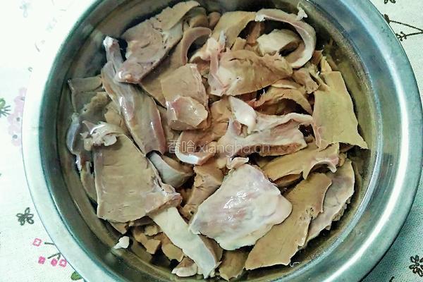 香菇炖猪心的做法图解4