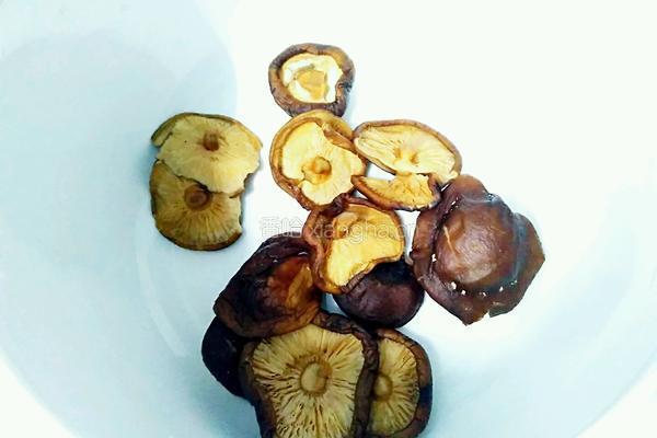 香菇炖猪心的做法图解6