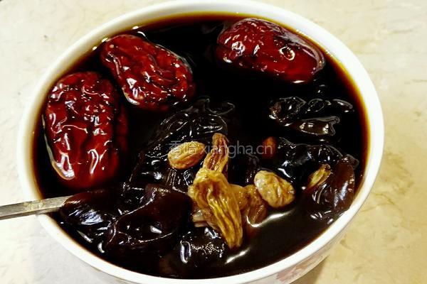 黑木耳红枣汤