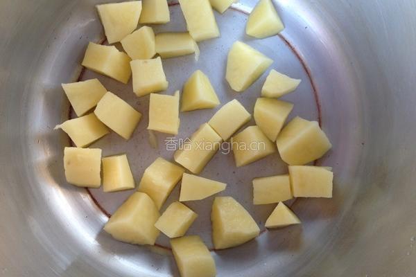 5分钟土豆焖鸡的做法图解1
