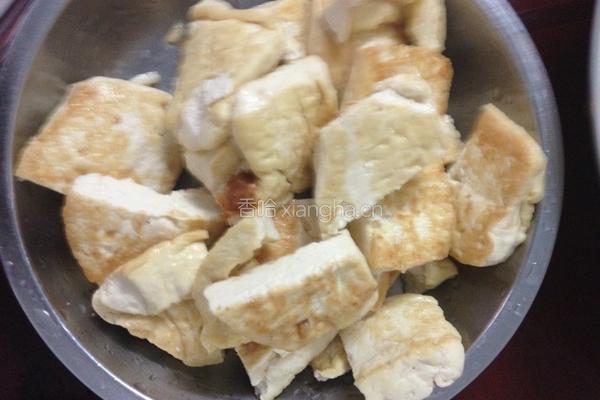 猪肉炒豆饼的做法图解2