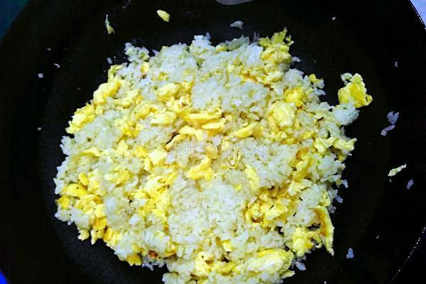 蛋炒饭的做法图解16