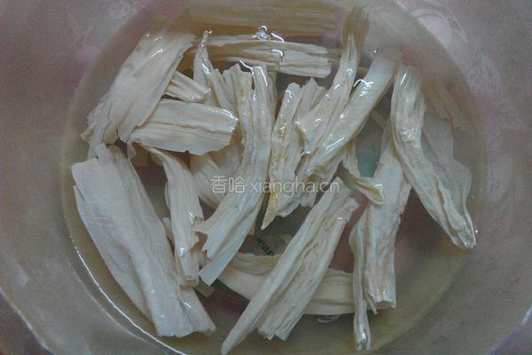 腐竹白果猪肚汤的做法图解5